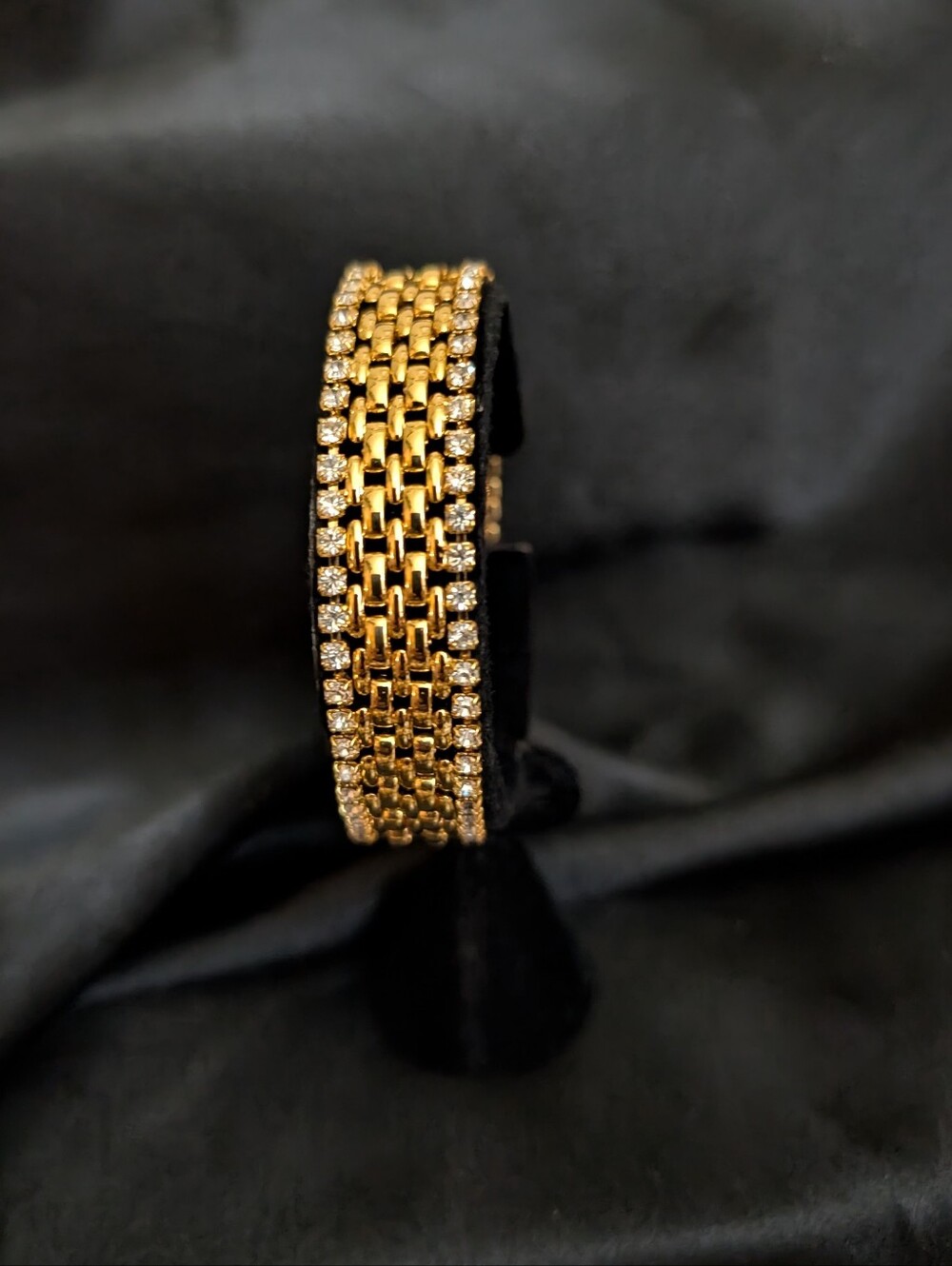 NWOT Kenneth J. Lane Gold Panther Link Bracelet With Hand Placed Crystals.